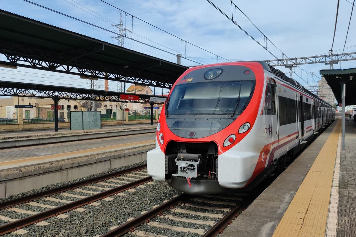 KTM ETS Train: Kuala Lumpur to Johor Bahru for Tourists (2026)
