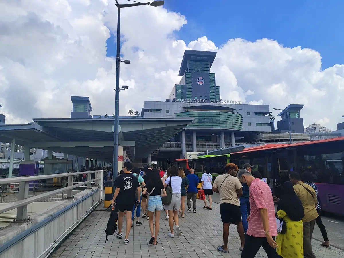 JB–Singapore Immigration: How to Beat the Queue in 2026 (MyNIISe, E-Gates & Timing)