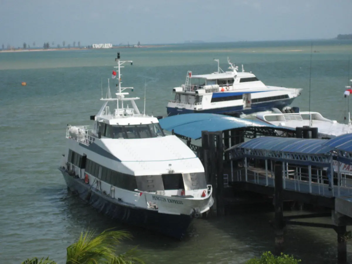 Terminal Feri Batam Centre, titik keberangkatan feri ke Johor Bahru dan Singapura