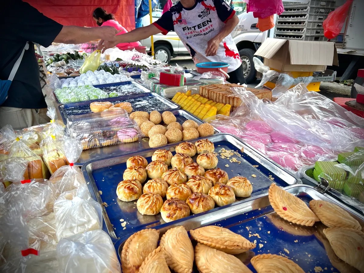 Taman Pelangi Tuesday Night Market — The Street Food Paradise at Our Doorstep