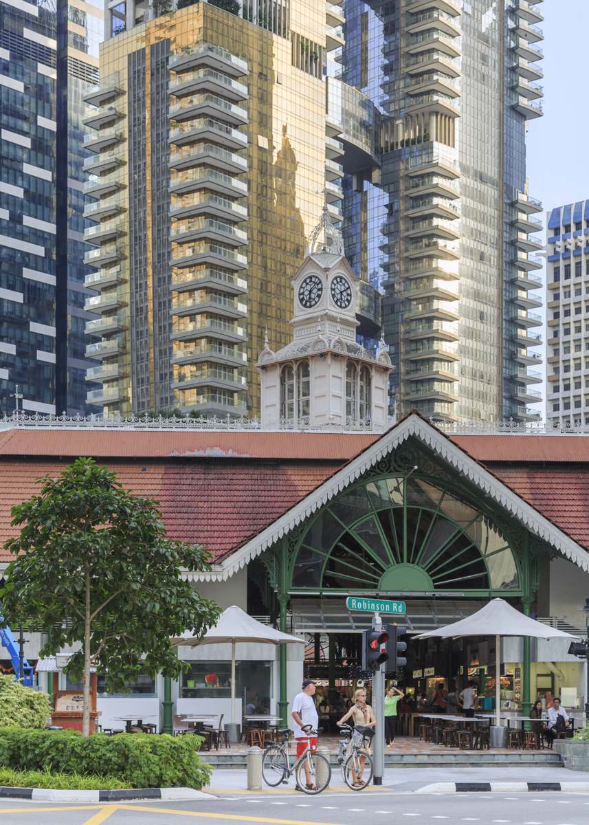 Lau Pa Sat hawker centre Singapore, CC BY-SA 3.0 CEphoto Uwe Aranas via Wikimedia Commons - Singapore destination near Johor Bahru